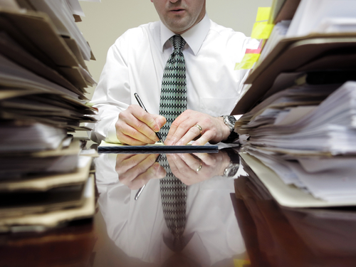Have a green job - Man setting Desk