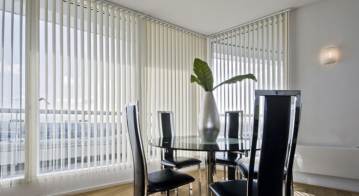 natural light and blinds